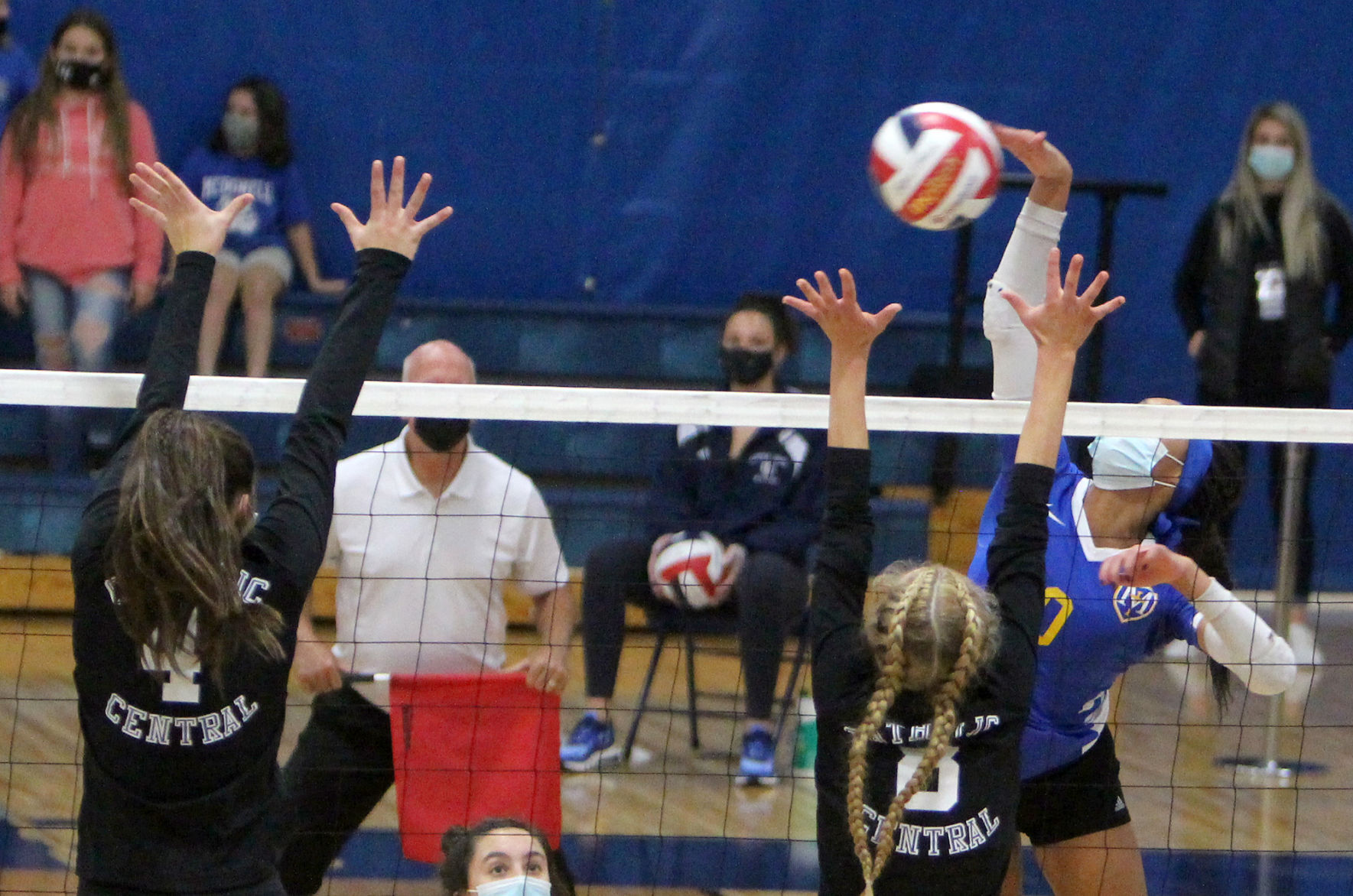 McDonell volleyball vs Catholic Central at Division 4 state championship 11-7-20